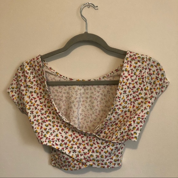 Floral Crop Top - Picture 2 of 5